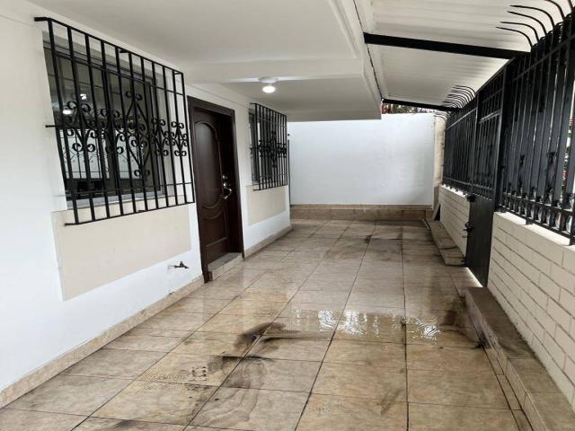 #1051 - Casas para Venta en Guayaquil - G - 1