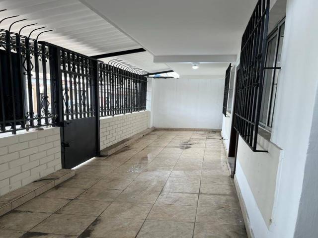 #1051 - Casas para Venta en Guayaquil - G - 2