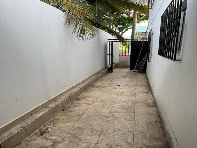 #1051 - Casas para Venta en Guayaquil - G - 3