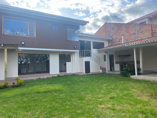 #1089 - Casas para Venta en Cuenca - A - 3